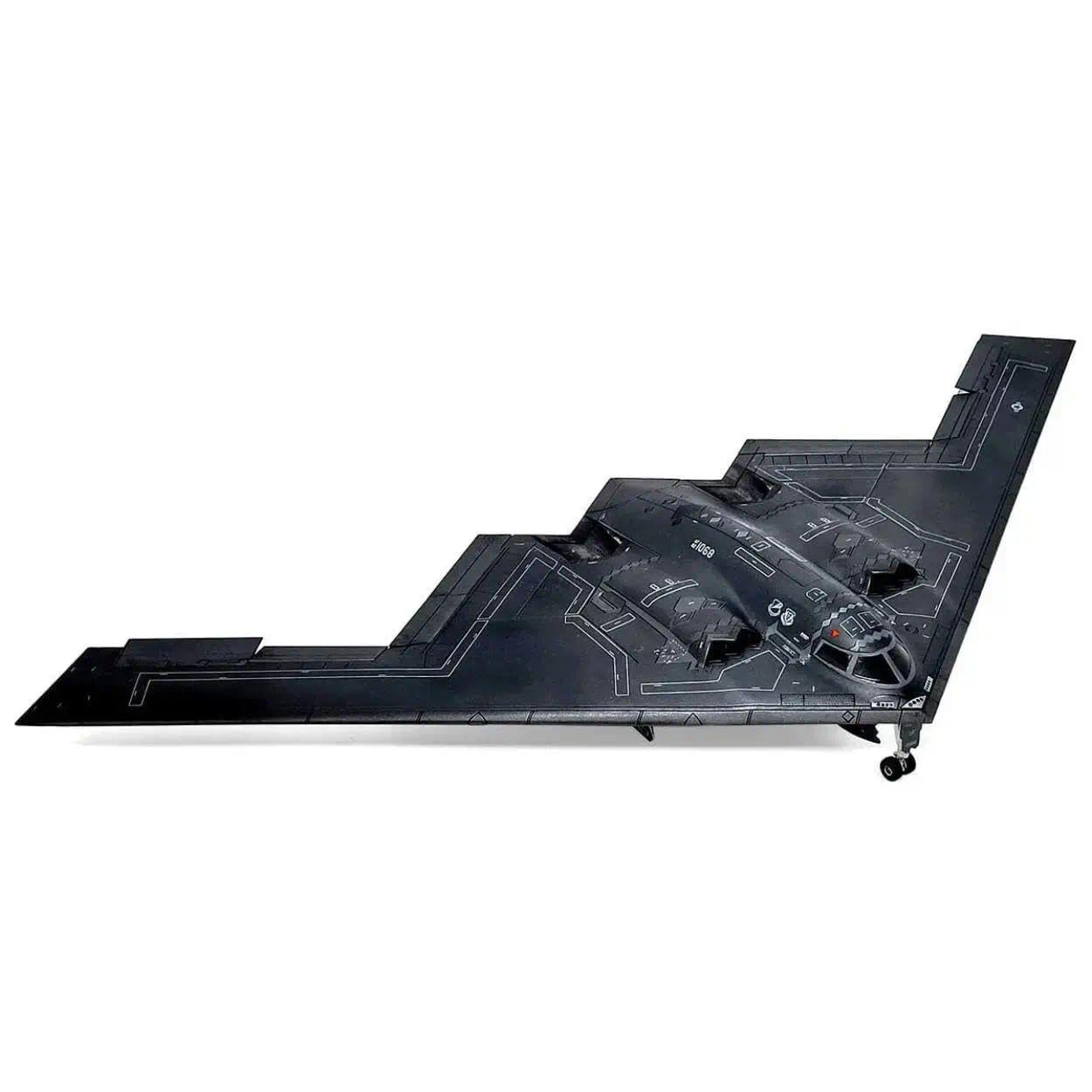 Amazon | アメリカ空軍 B-2A「ステルス爆撃機」組立モデルキット